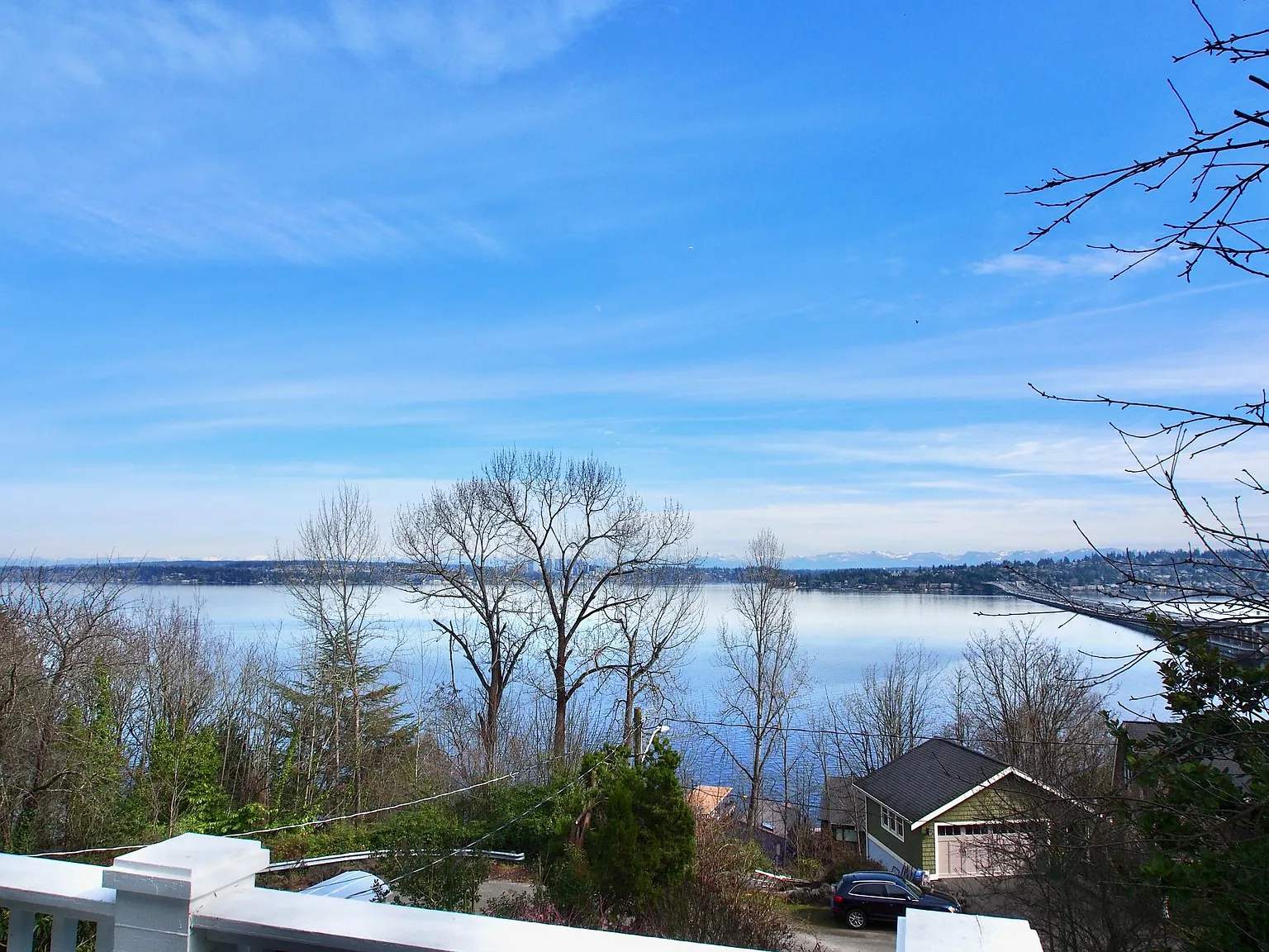 3 bed, 3.5 bath, 2640 sqft, $5,600 — Photo 2