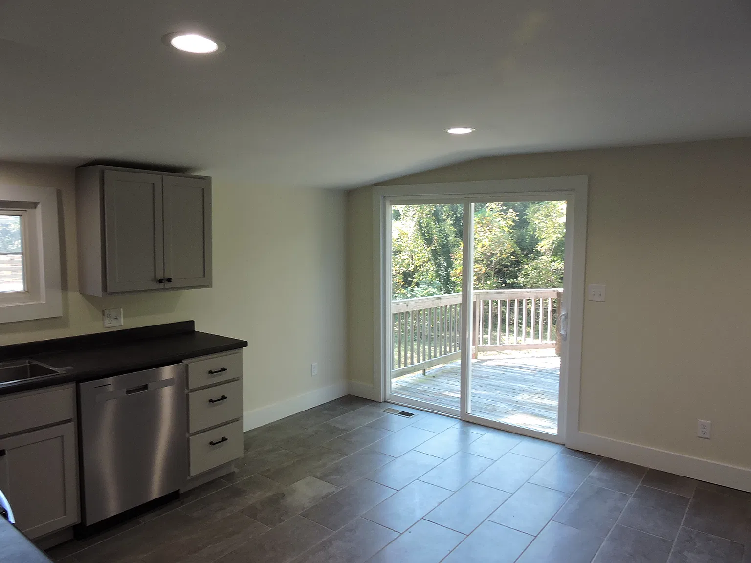2 bed, 1009 sqft, $1,500 — Photo 3