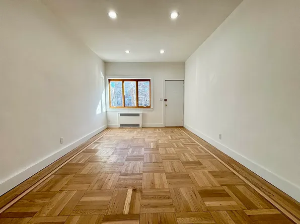 3348 12th Avenue image 1 of 12