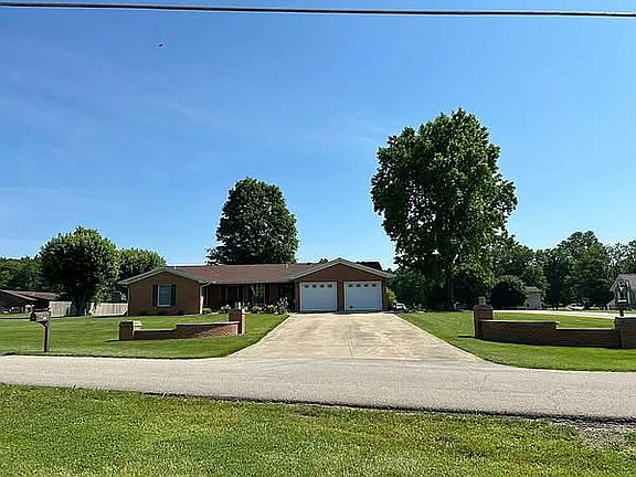 2nd image of 120 Paula Dr