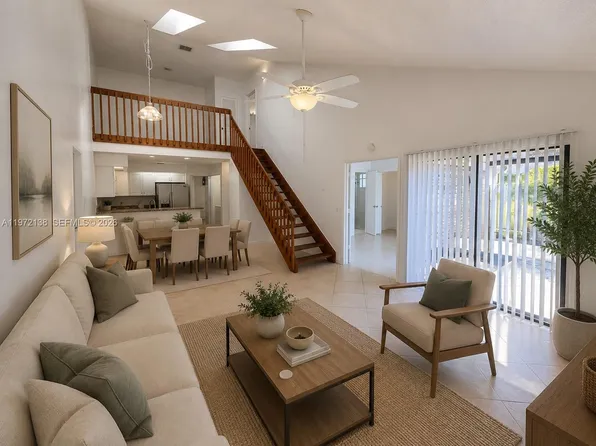1818 Racquet Ct, Pompano Beach, FL 33068