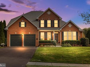 9537 Morning Walk Dr, Hagerstown, MD 21740