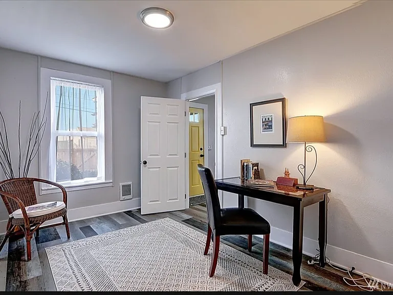 105 S Tobin St — Photo 14
