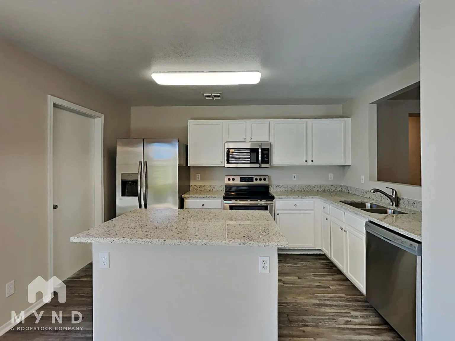 3 bed, 2.0 bath, 1205 sqft, $1,875 — Photo 2