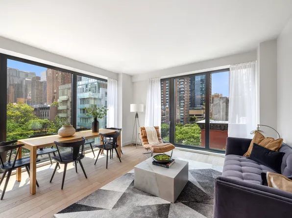 500 West 45th Street image 1 of 22