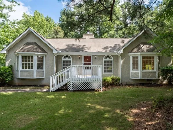 2160 Logan Dr, Jonesboro, GA 30236