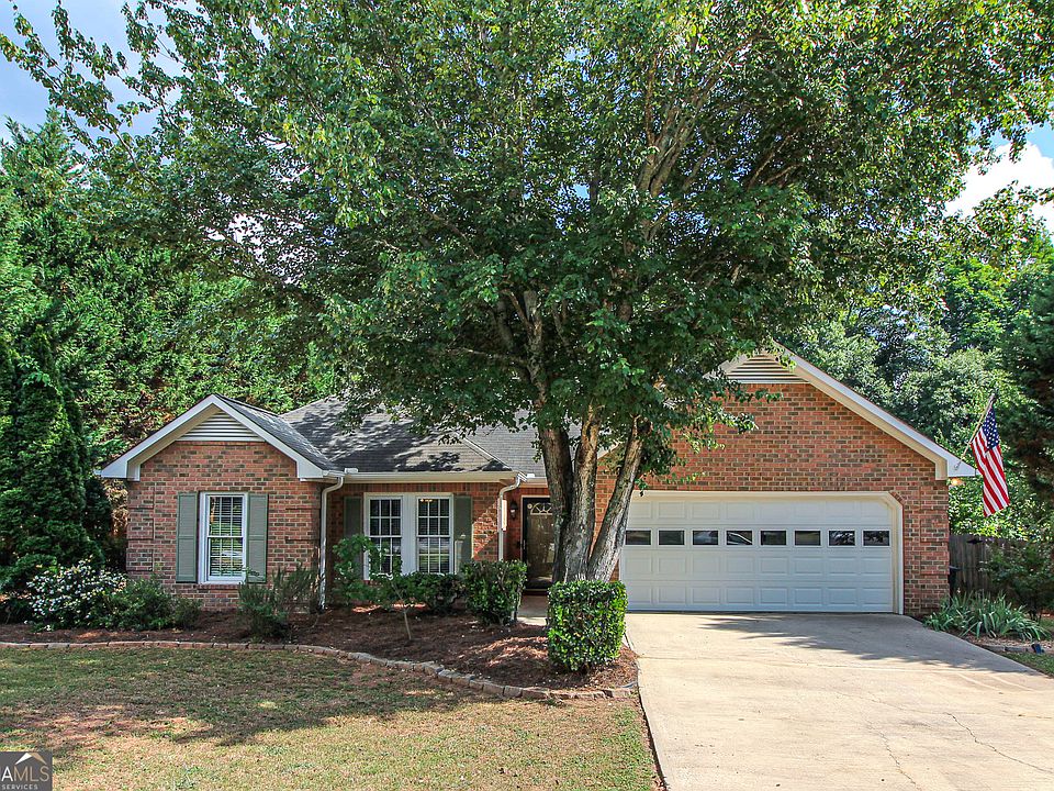 1st image of 105 Meadow Creek Dr