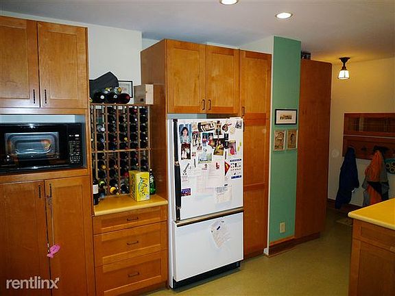 3rd image of 3916 N Lowell Ave