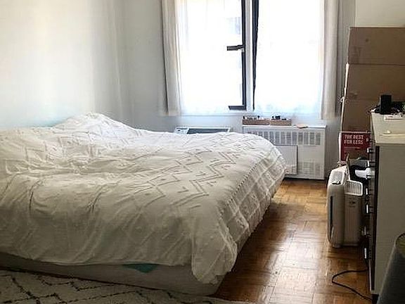 4th image of 333 E 34th St APT 10F