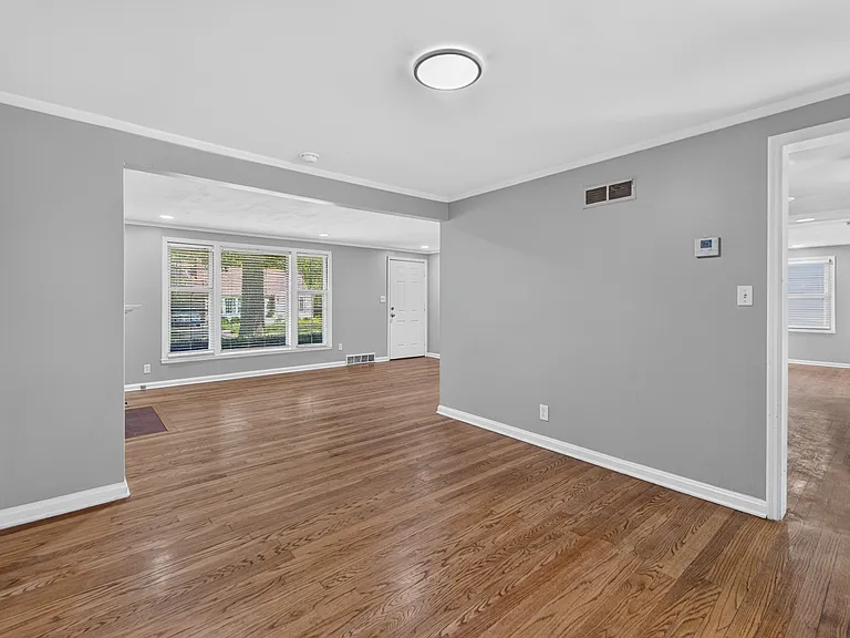 7318 Rosewood St — Photo 12