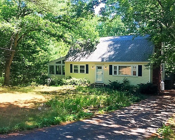1st image of 8 Birchwood Dr