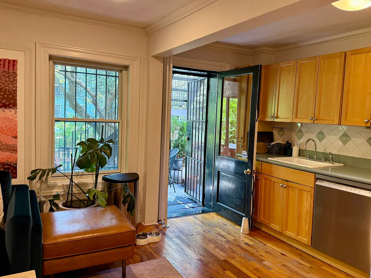 Building Photo - 244 Wyckoff St #GARDEN