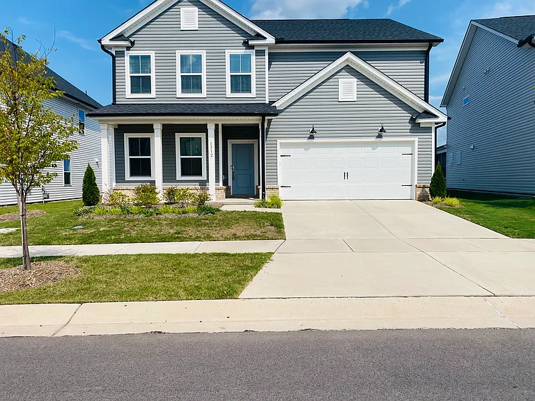 1312 Hollyview Ave — Photo 1
