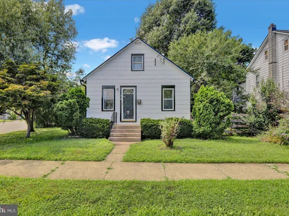 32 S Church St, Robesonia, PA 19551