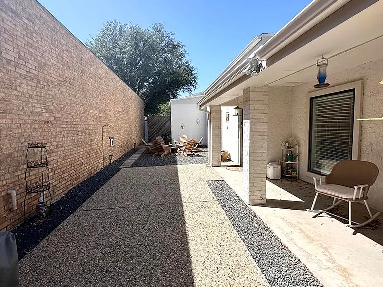 2513 Noel Ave — Photo 2