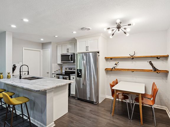 5th image of 416 Melrose Dr
