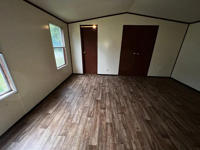 324 Woodmarsh Ln — Photo 5