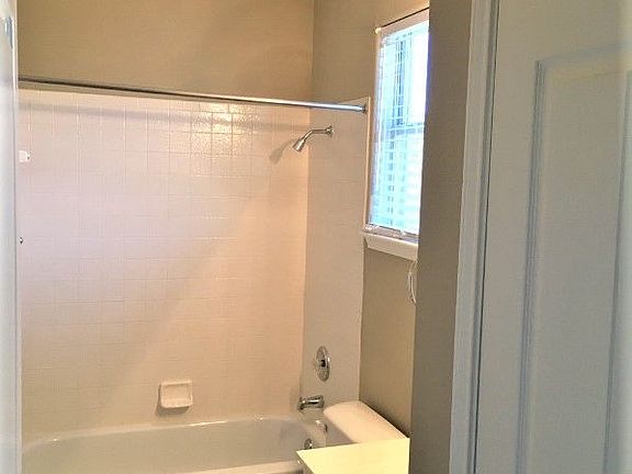 4th image of 3300 Forest Creek Dr APT 19