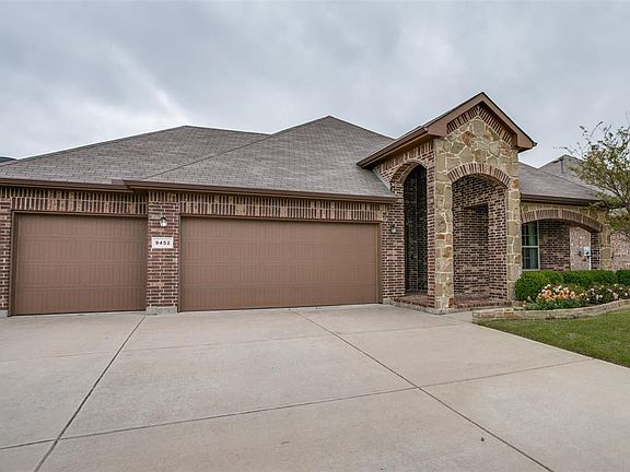 3rd image of 9452 Cypress Lake Dr