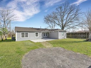 1013 Twin Oaks St, Houston, TX 77076