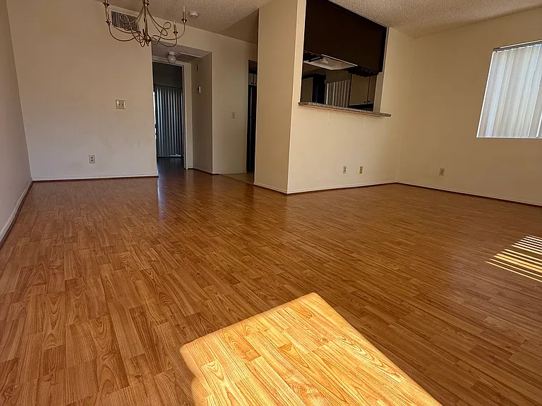 235 N Verdugo Rd #5 — Photo 9
