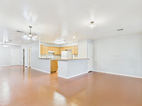 4th image of 509 Lone Oak St APT 1