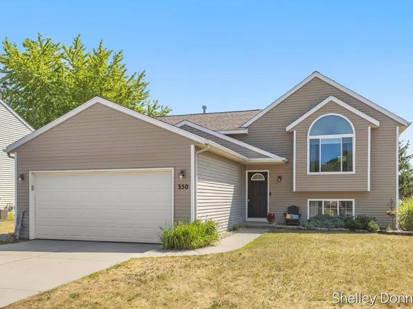 350 Pioneer Trl NE, Cedar Springs, MI 49319