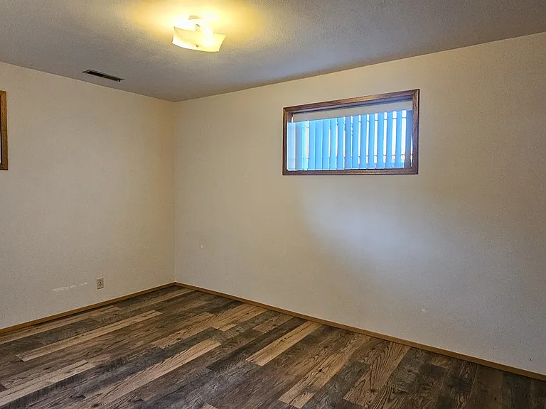704 Lacey Ave — Photo 17