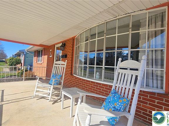 4th image of 875 Poplar Rd
