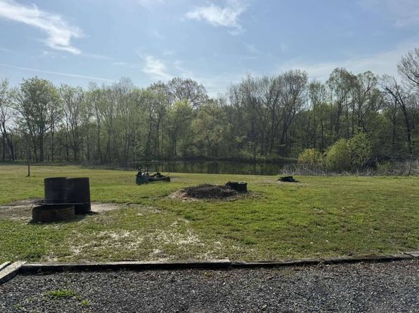 8180 Old Lovelaceville Rd, Paducah, KY 42001