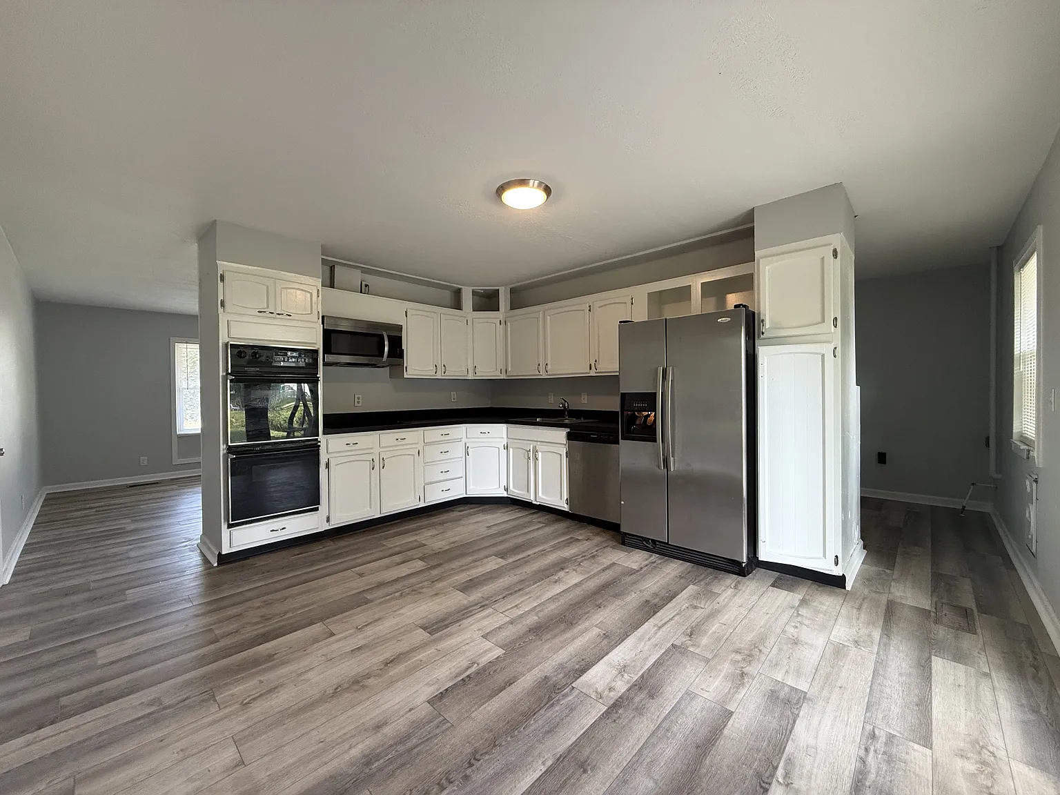 1025 Kirkwood Drive - 1 — Photo 4
