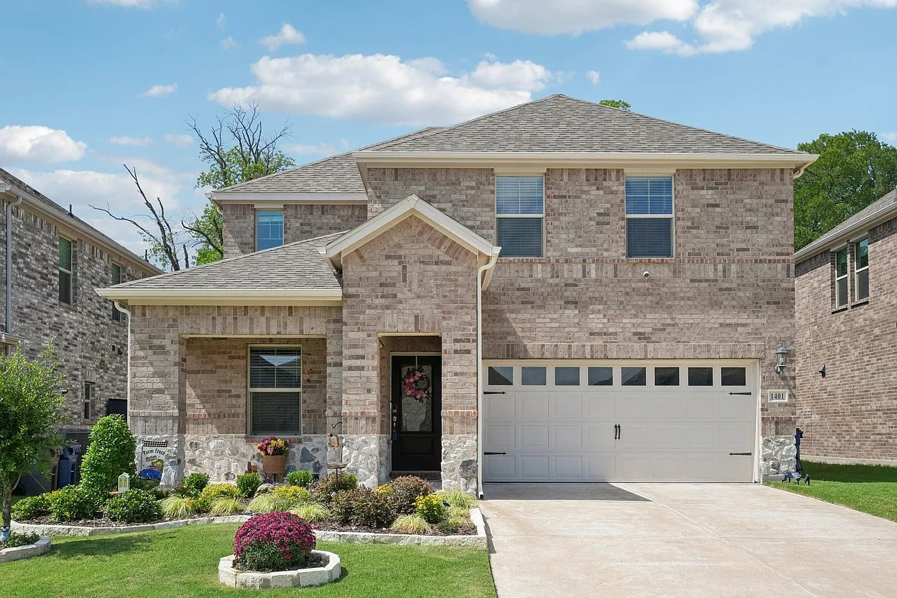 4 bed, 2686 sqft, $2,850 — Photo 1