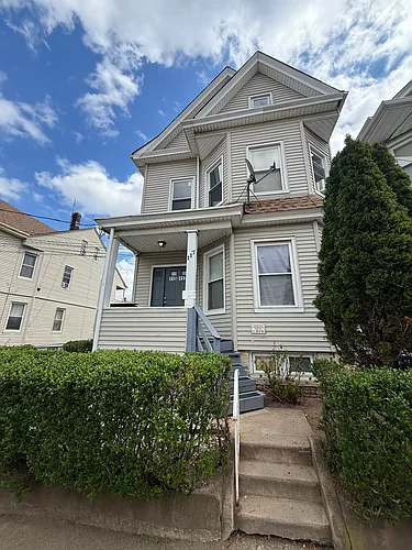 115-117 E 16th St #1 Photo 1