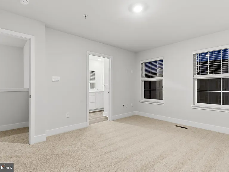 5213 Water Lily Way — Photo 16
