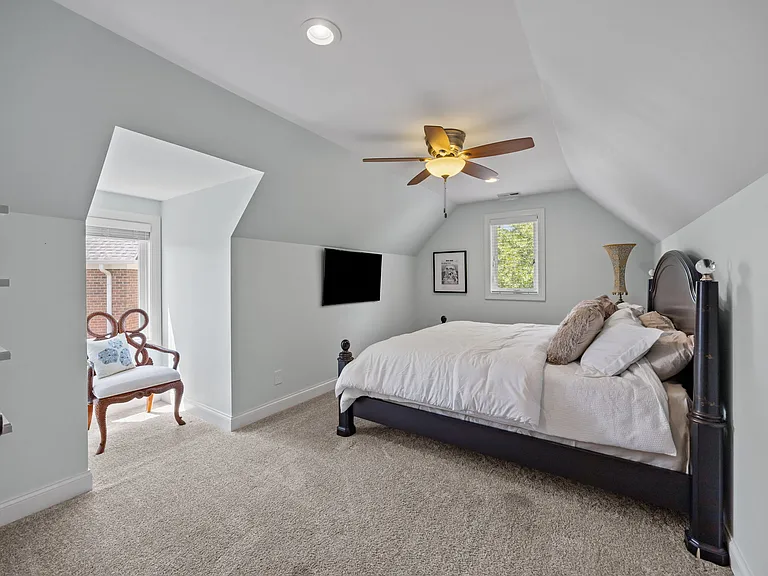 7322 Swansea Ln — Photo 37