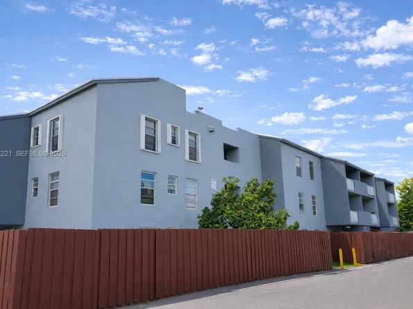 1755 W 60th St APT D212, Hialeah, FL 33012