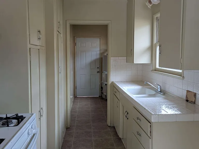 35242 Avenue A — Photo 7