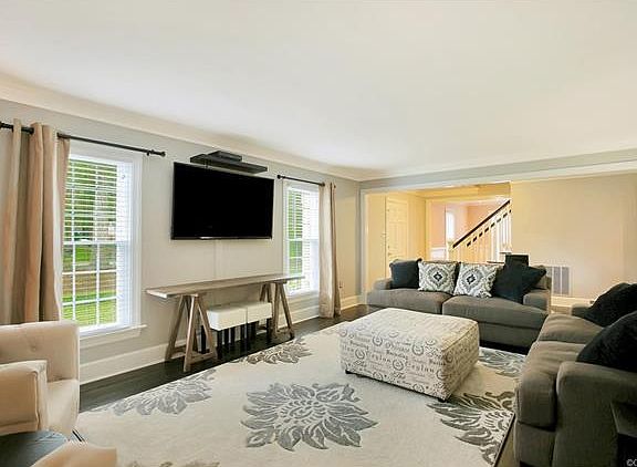 3rd image of 321 Harwick Dr