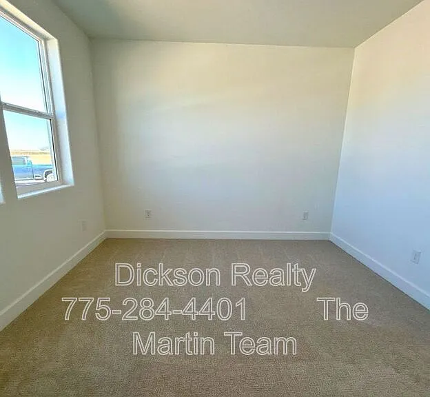 3247 Eleanor Way — Photo 12