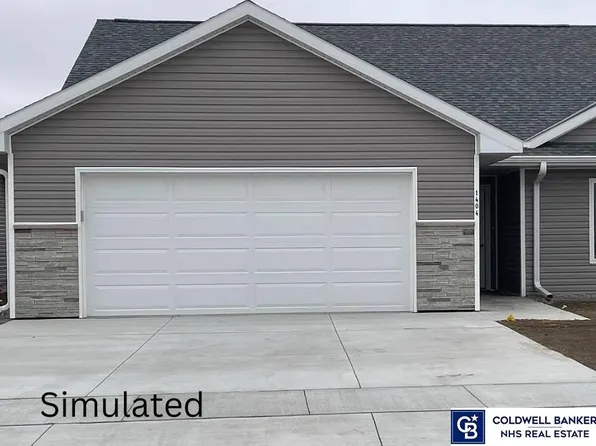 2712 Market Ln, Hastings, NE 68901