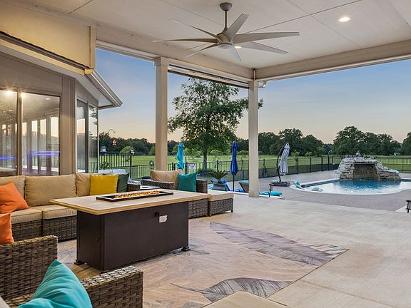 4th image of 174 King Ranch Ct