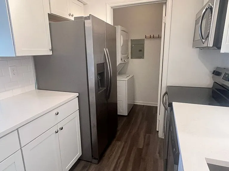 1129 W Main St — Photo 6