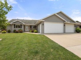 1335 Janet St, Kaukauna, WI 54130