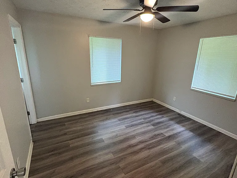 2029 Mayfair Rd — Photo 8