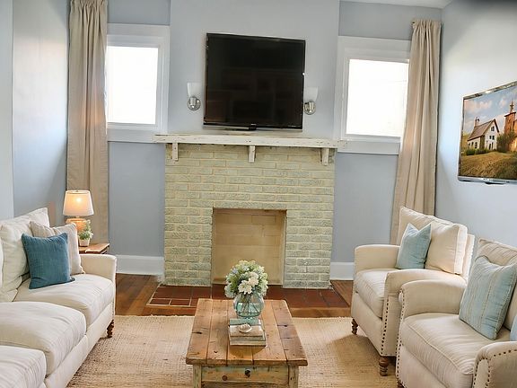3rd image of 363 Holmes St