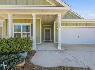 530 Lightning Bug Ln, Freeport, FL 32439