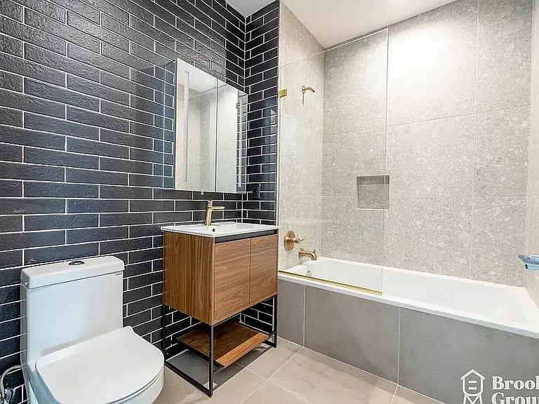 26 Sherman Ave #8E — Photo 6