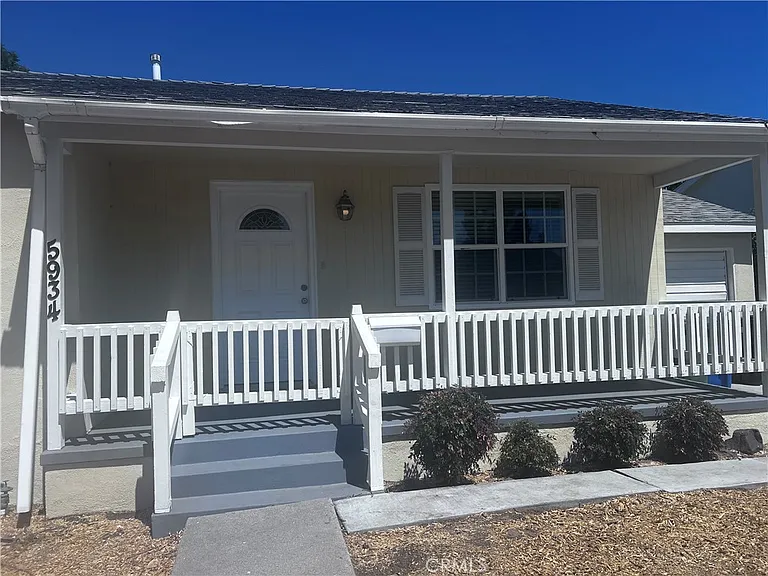 5934 White Oak Ave — Photo 2