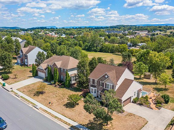 2nd image of 209 Buchanan Dr