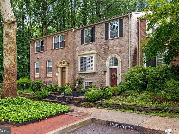 2nd image of 11927 New Country Ln